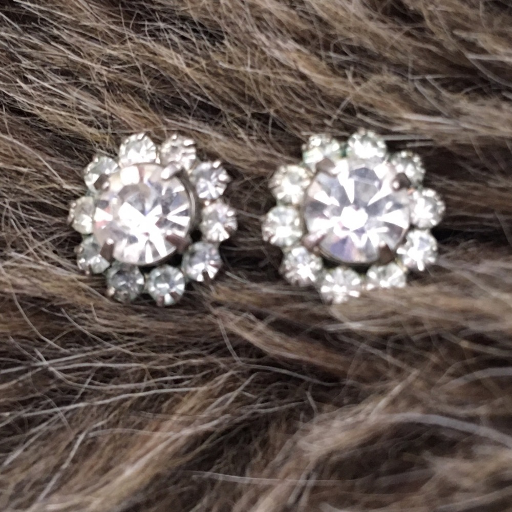 Vintage rhinestone flower design pierced earrings